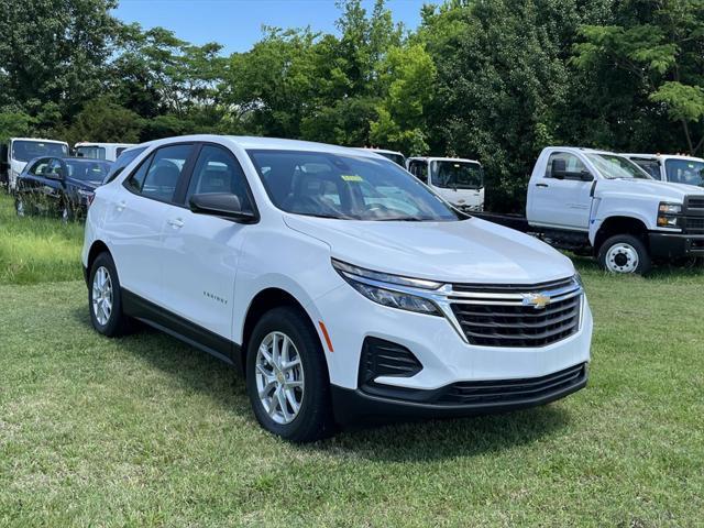 new 2024 Chevrolet Equinox car, priced at $30,240