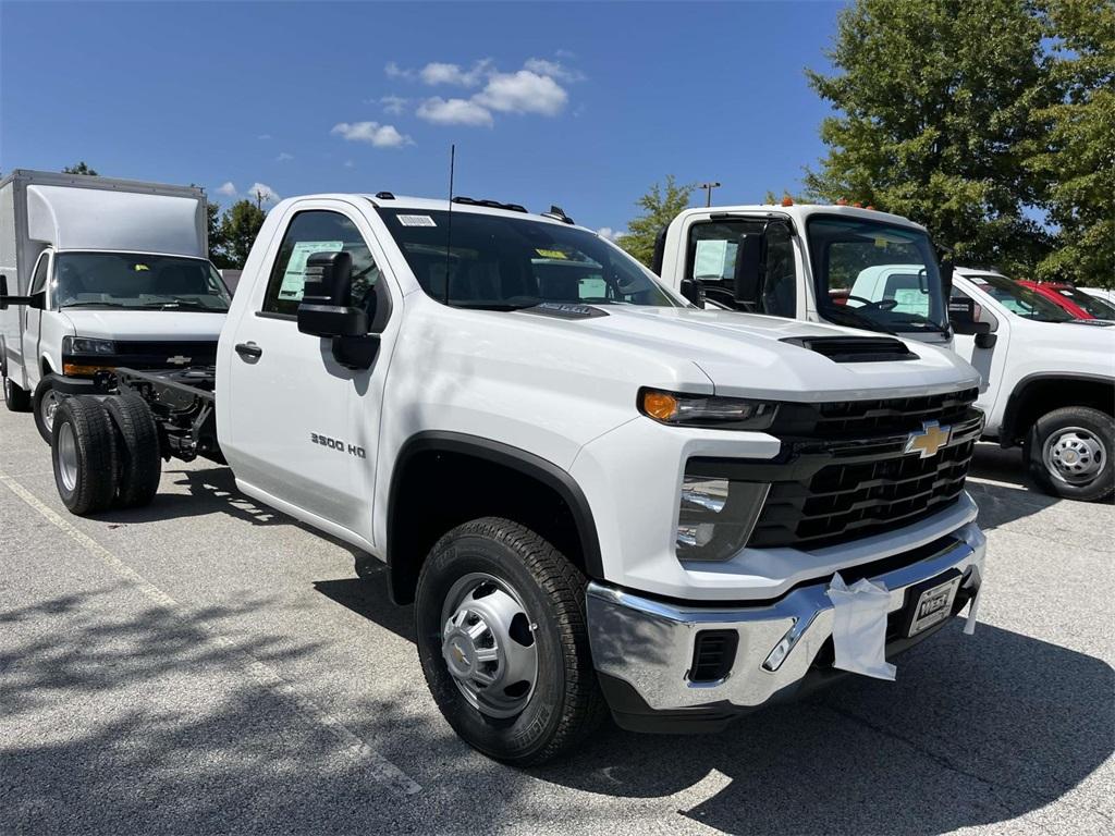 new 2024 Chevrolet Silverado 3500 car, priced at $48,108