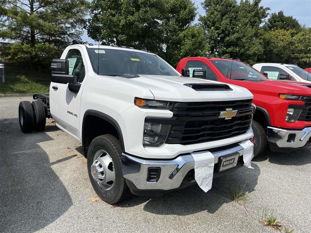 new 2024 Chevrolet Silverado 3500 car, priced at $48,108