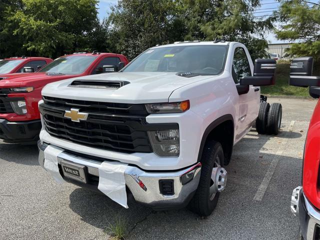 new 2024 Chevrolet Silverado 3500 car, priced at $48,108