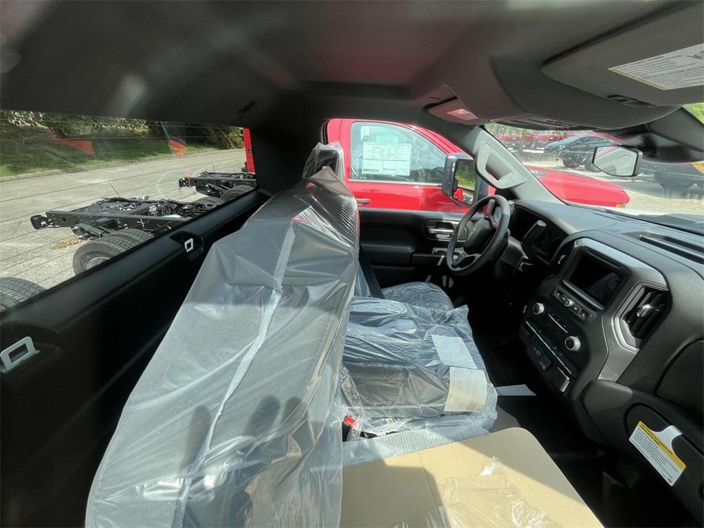 new 2024 Chevrolet Silverado 3500 car, priced at $48,108