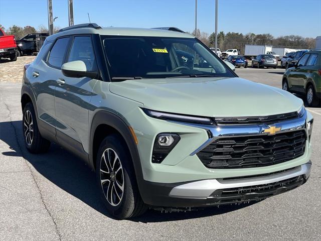 new 2025 Chevrolet TrailBlazer car, priced at $25,220