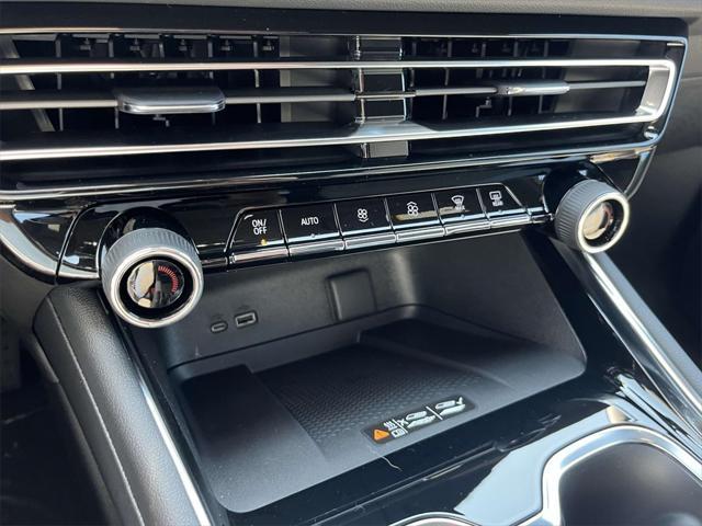 new 2025 Chevrolet Traverse car, priced at $38,695