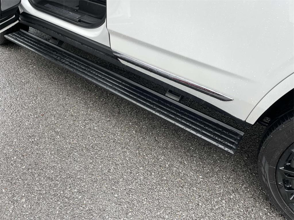 used 2024 GMC Yukon car, priced at $85,659