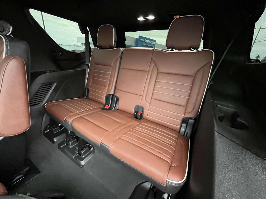 used 2024 GMC Yukon car, priced at $85,659