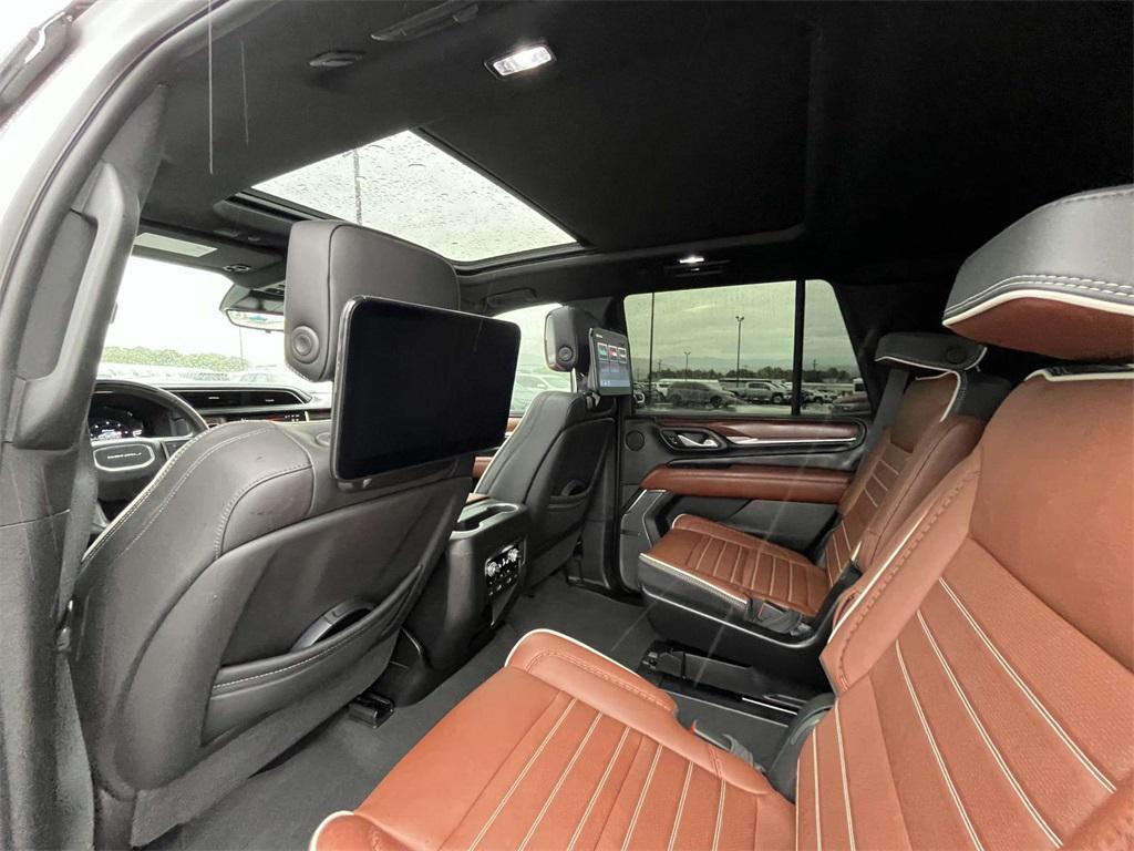 used 2024 GMC Yukon car, priced at $85,659