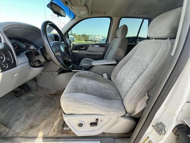 used 2005 GMC Envoy car, priced at $2,995