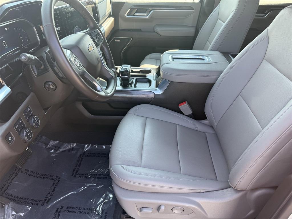 used 2022 Chevrolet Silverado 1500 car, priced at $42,995