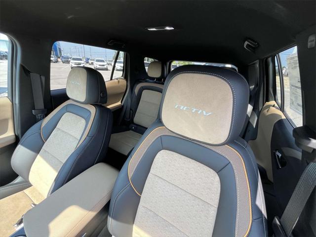 new 2026 Chevrolet Equinox car, priced at $31,395
