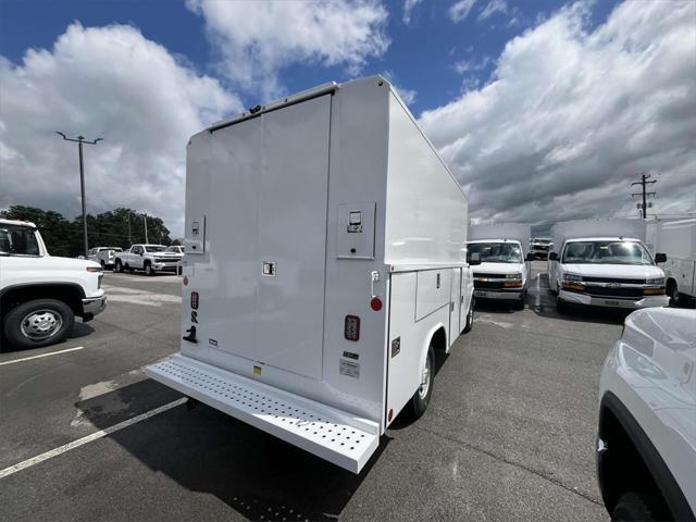 new 2025 Chevrolet Express 3500 car, priced at $43,378