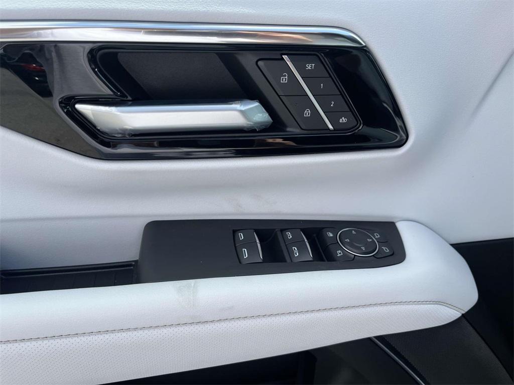 new 2025 Chevrolet Suburban car, priced at $77,488