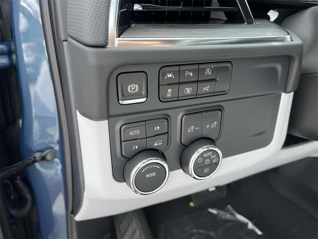 new 2025 Chevrolet Suburban car, priced at $77,488