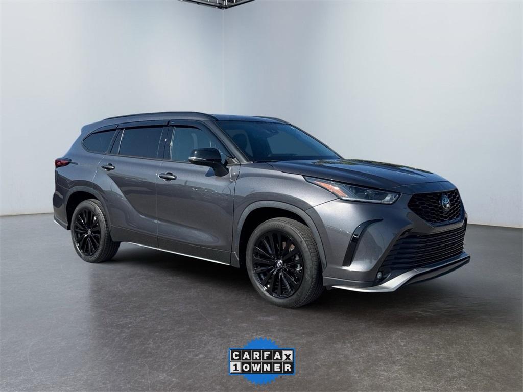 used 2023 Toyota Highlander car, priced at $41,495