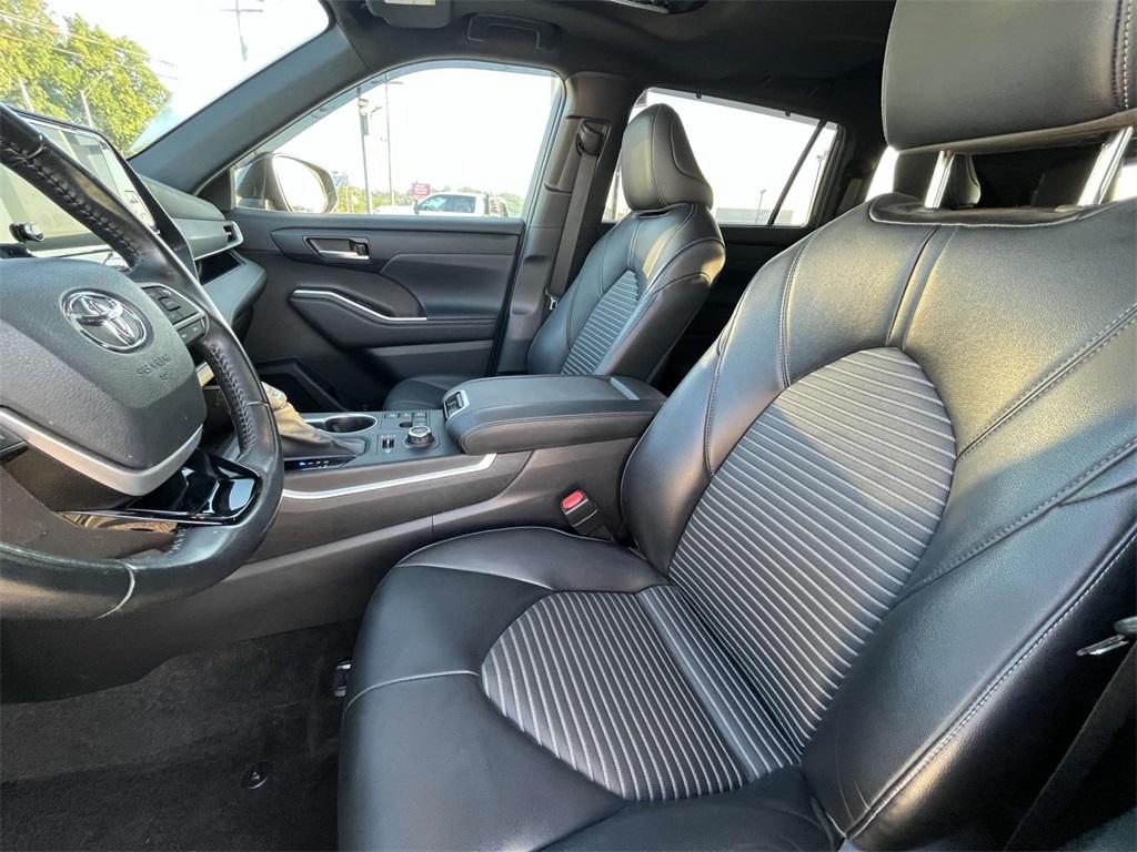 used 2023 Toyota Highlander car, priced at $41,995