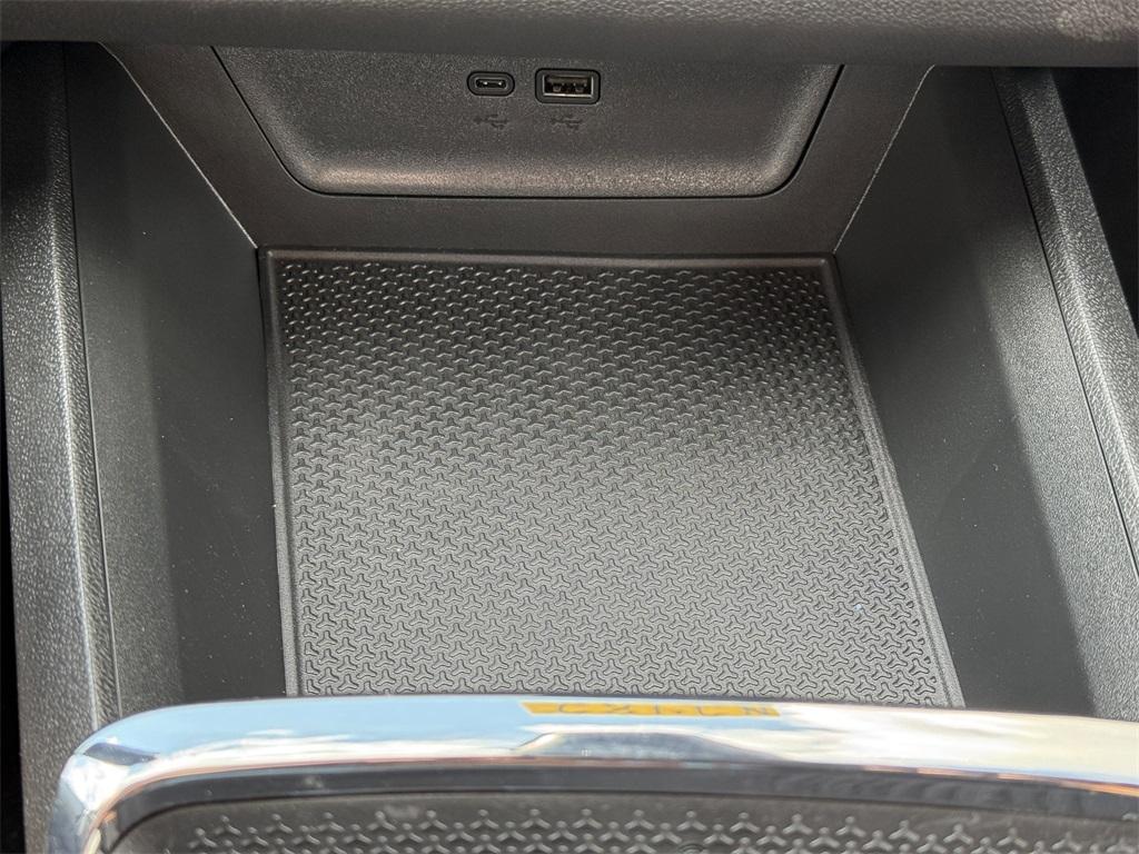 new 2026 Chevrolet Equinox car, priced at $34,220