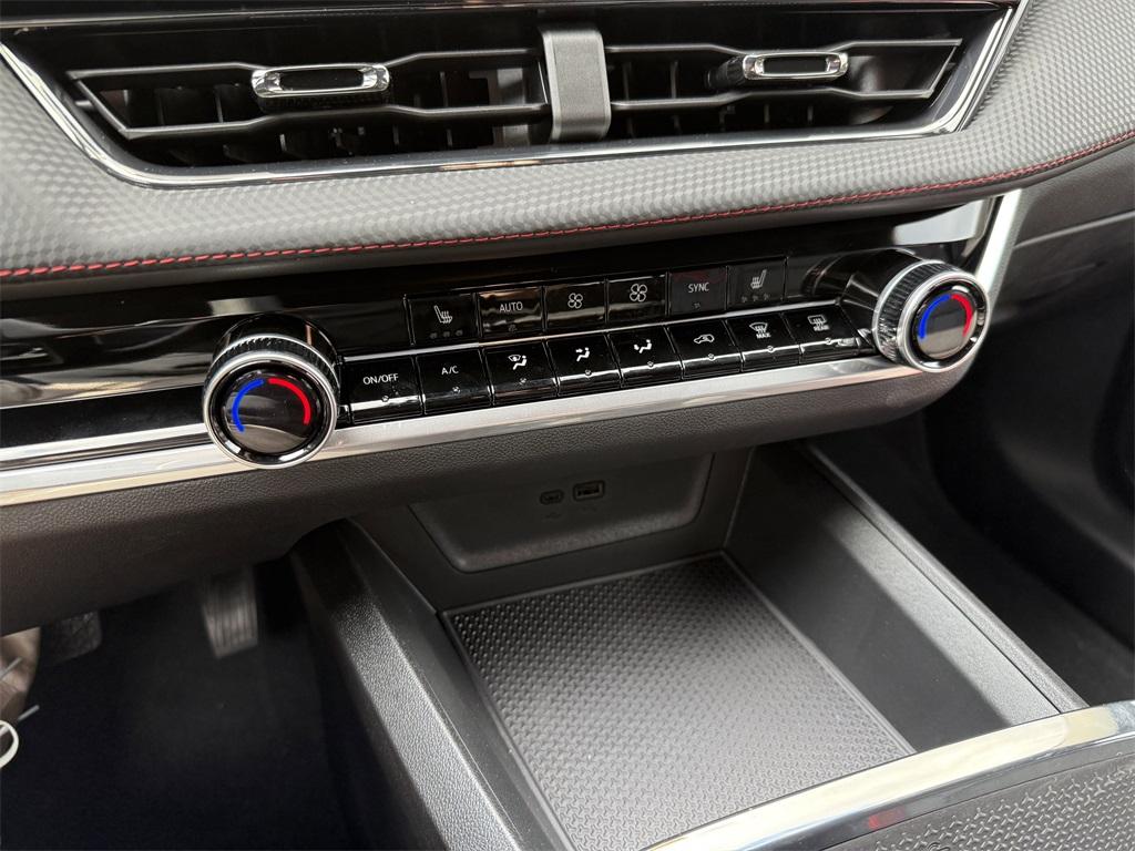 new 2026 Chevrolet Equinox car, priced at $34,220