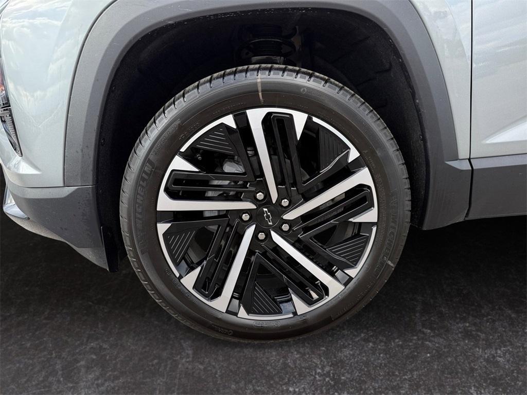 new 2026 Chevrolet Equinox car, priced at $34,220