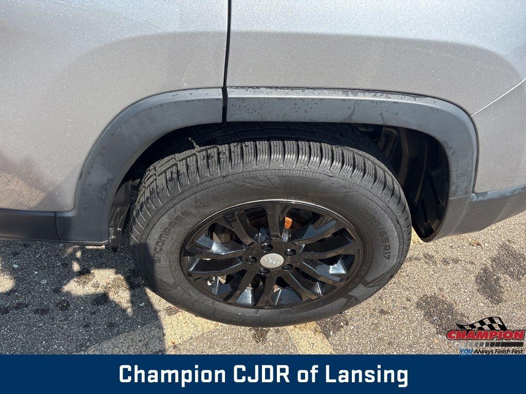 used 2020 Jeep Cherokee car, priced at $19,834