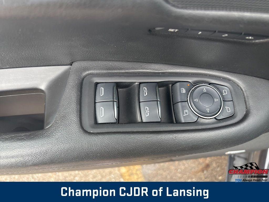 used 2017 Cadillac XT5 car, priced at $17,959