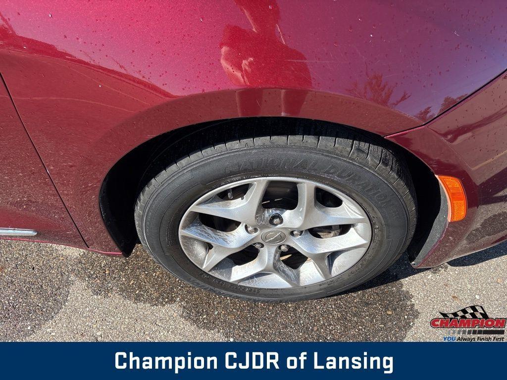 used 2018 Chrysler Pacifica car, priced at $14,884