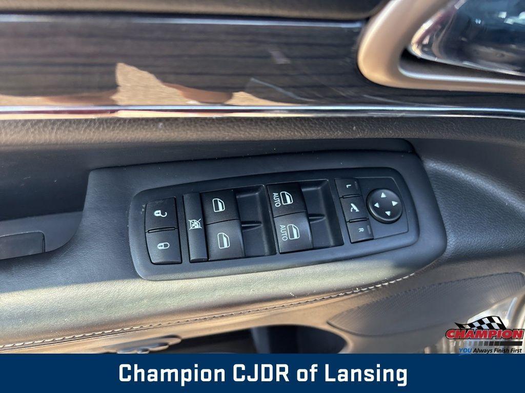 used 2017 Jeep Grand Cherokee car, priced at $17,654