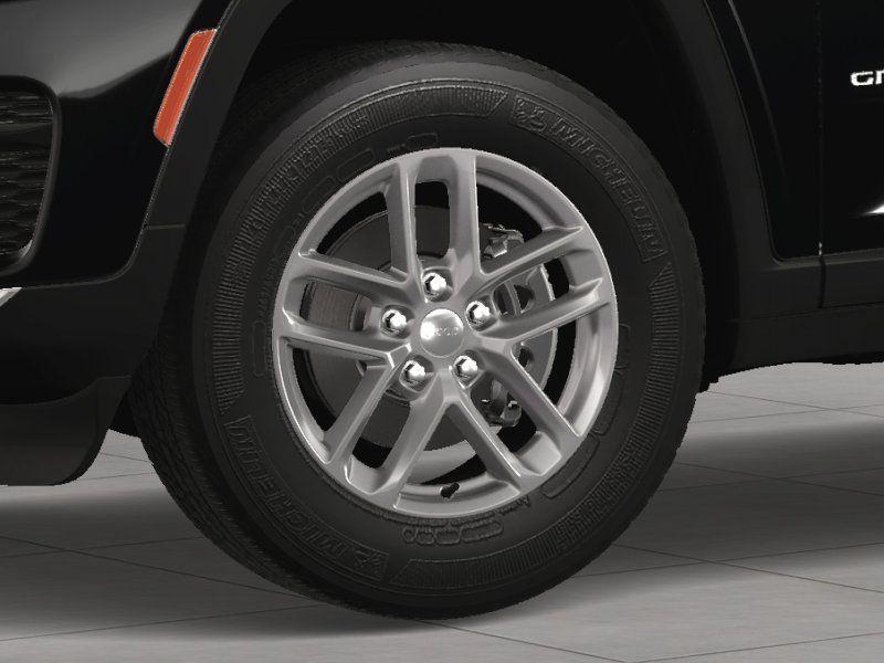 new 2025 Jeep Grand Cherokee car, priced at $39,092