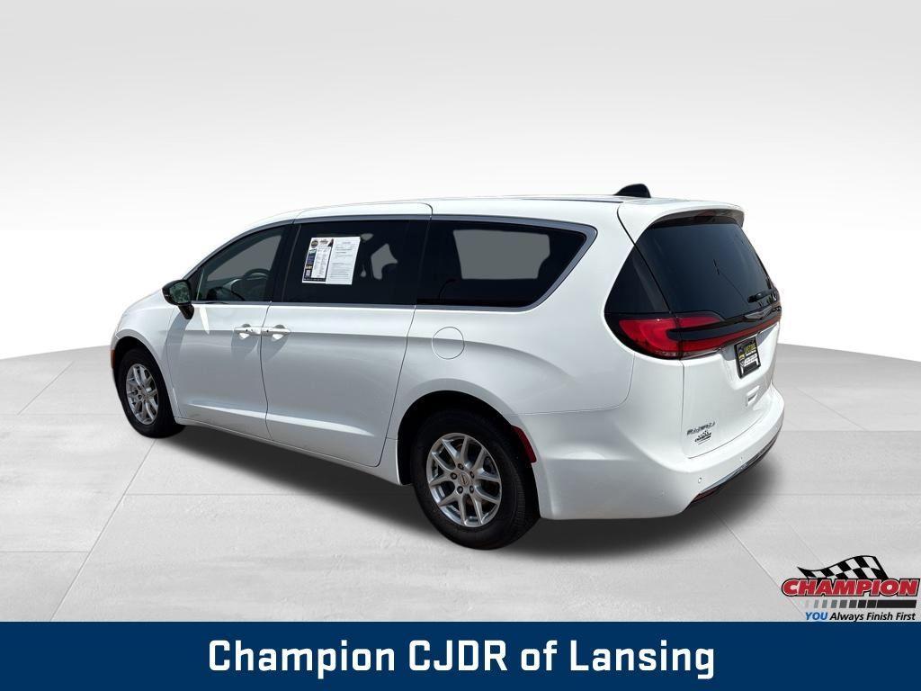 used 2025 Chrysler Pacifica car, priced at $37,954