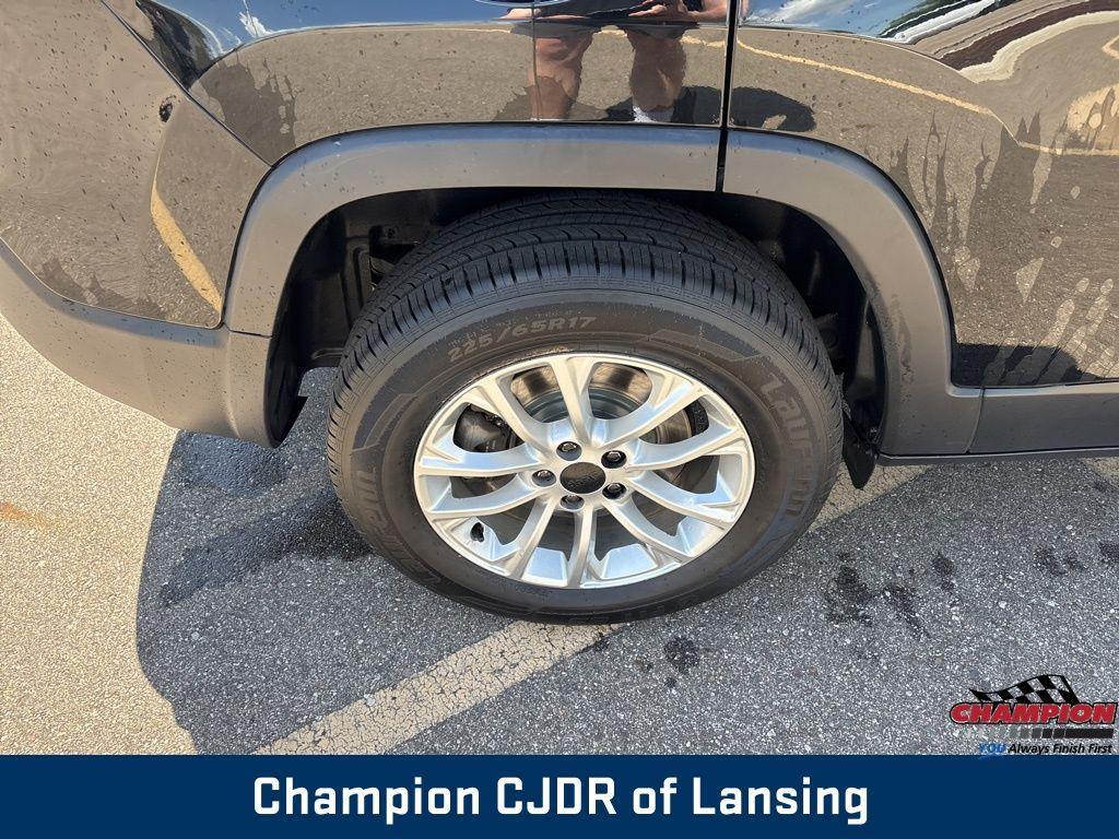 used 2019 Jeep Cherokee car, priced at $14,999