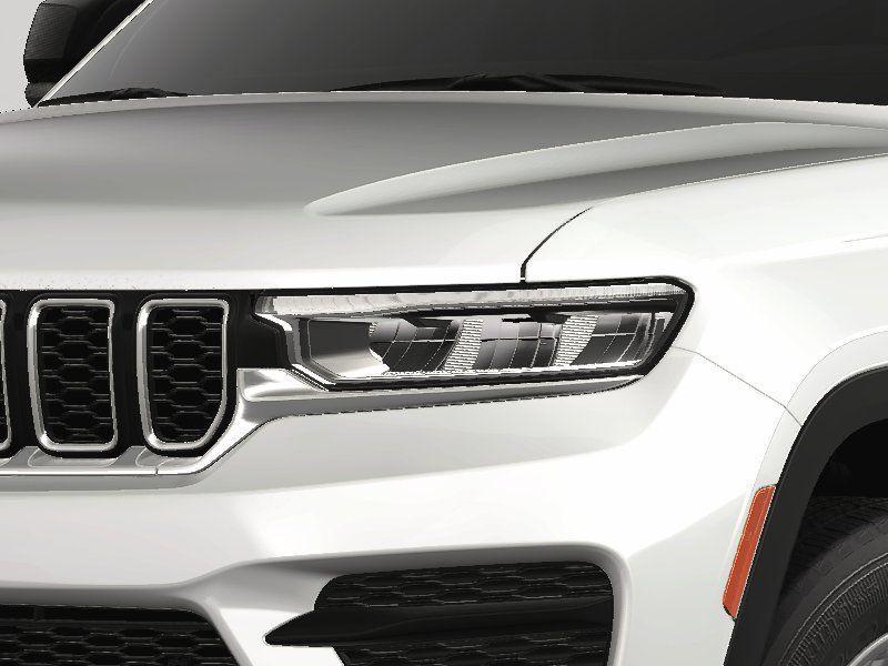 new 2024 Jeep Grand Cherokee car, priced at $40,050