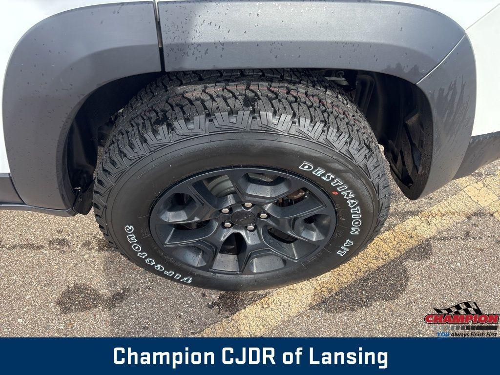 used 2022 Jeep Cherokee car, priced at $24,654