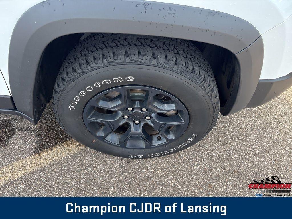 used 2022 Jeep Cherokee car, priced at $24,654