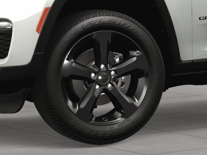 new 2025 Jeep Grand Cherokee car, priced at $45,027