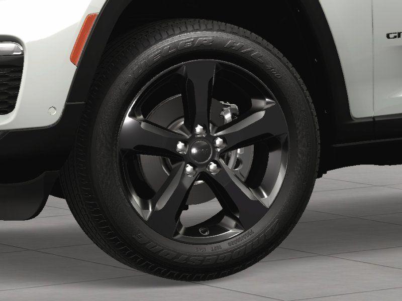 new 2025 Jeep Grand Cherokee car, priced at $47,988