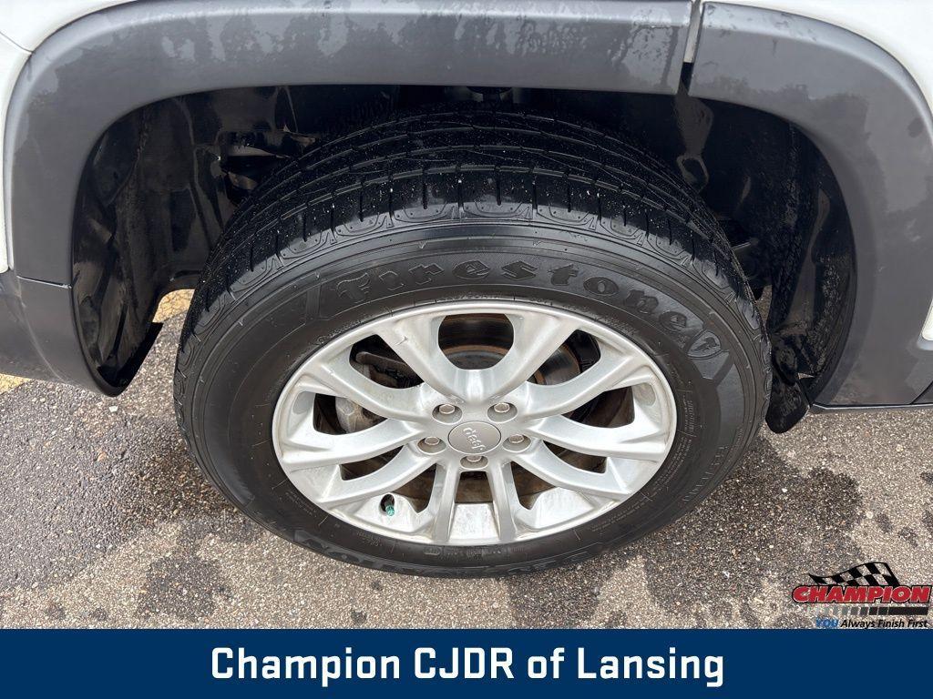 used 2021 Jeep Cherokee car, priced at $17,554