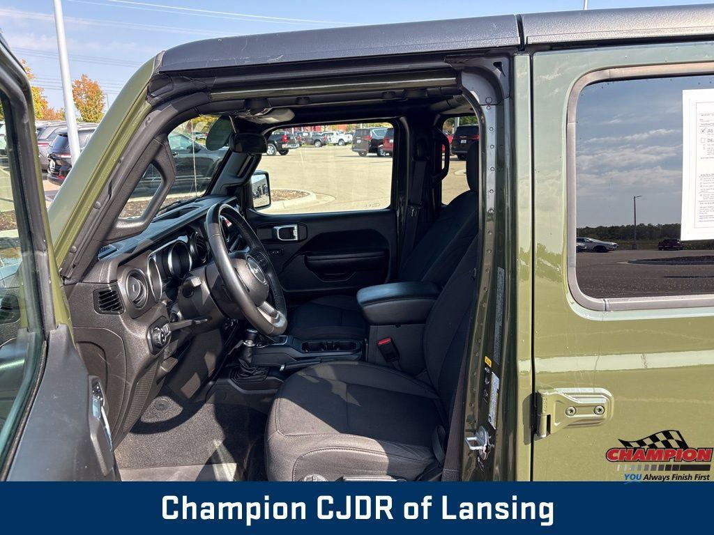 used 2022 Jeep Gladiator car, priced at $33,324