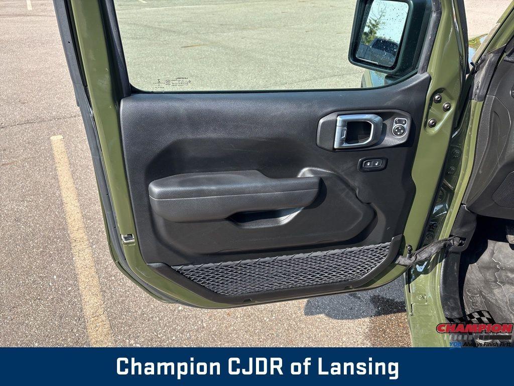 used 2022 Jeep Gladiator car, priced at $33,324