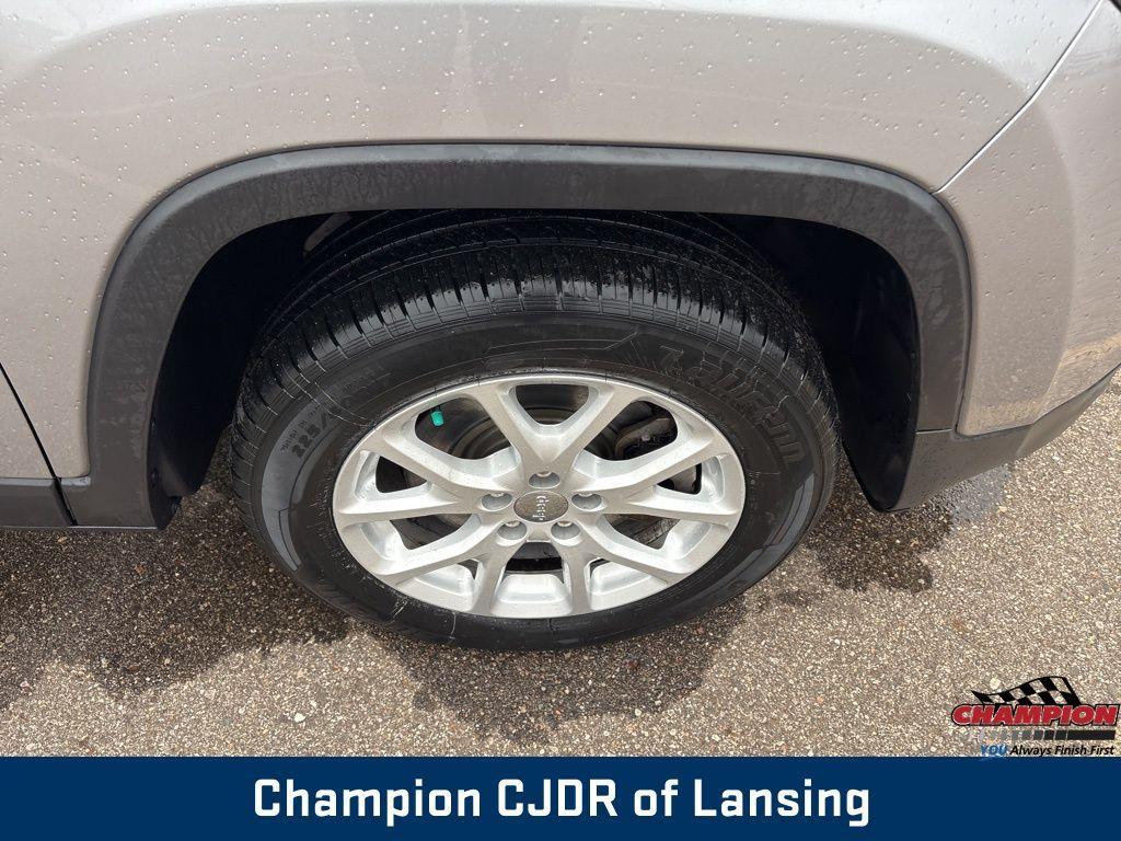used 2018 Jeep Cherokee car, priced at $10,954