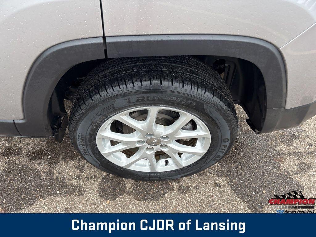 used 2018 Jeep Cherokee car, priced at $10,954