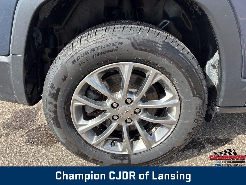 used 2019 Jeep Cherokee car, priced at $14,999