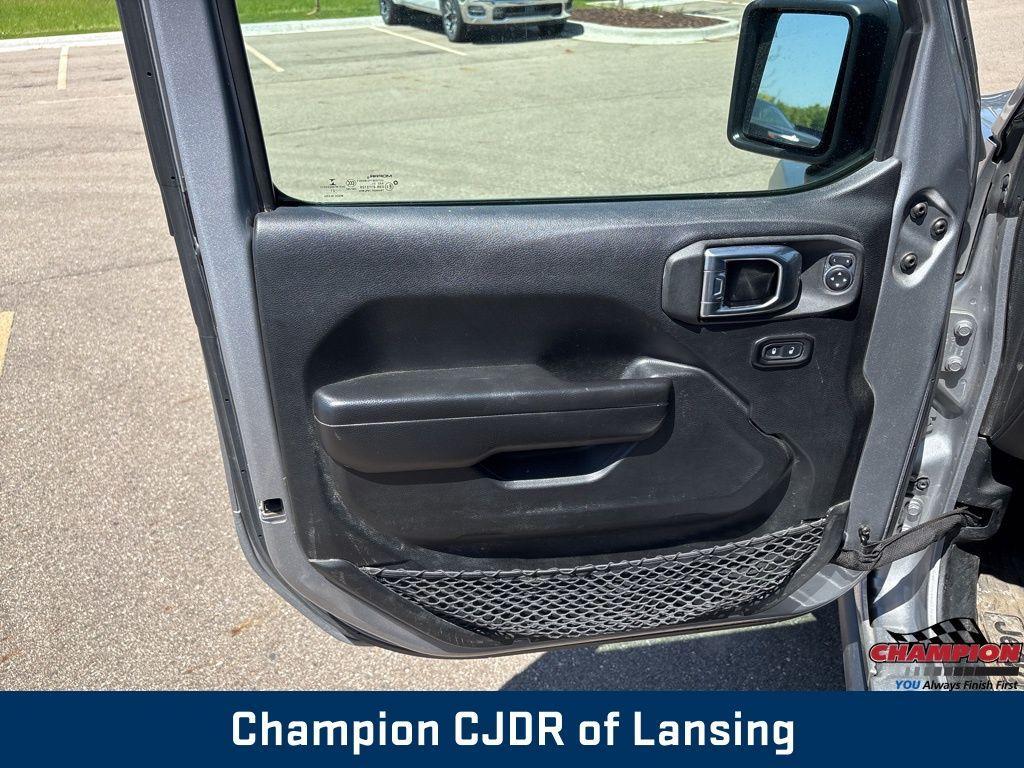 used 2021 Jeep Wrangler Unlimited car, priced at $29,071