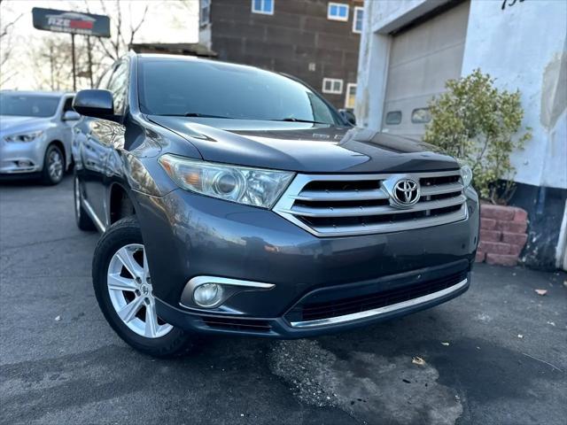 used 2013 Toyota Highlander car, priced at $10,499