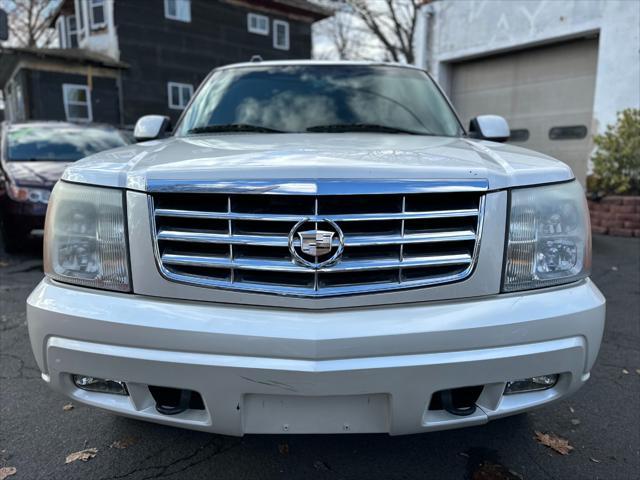 used 2005 Cadillac Escalade car, priced at $6,999