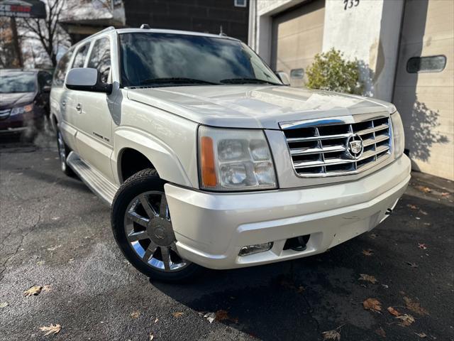 used 2005 Cadillac Escalade car, priced at $6,999