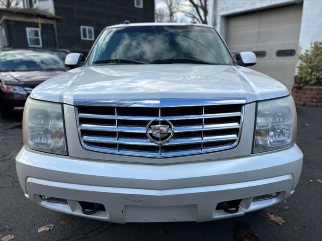 used 2005 Cadillac Escalade car, priced at $6,999