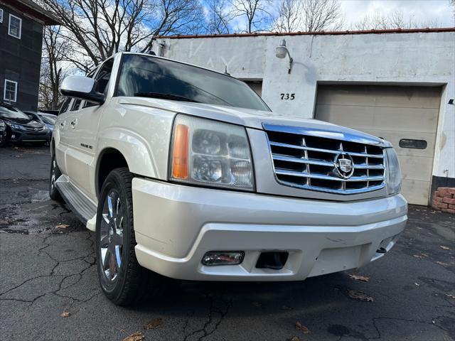 used 2005 Cadillac Escalade car, priced at $6,999