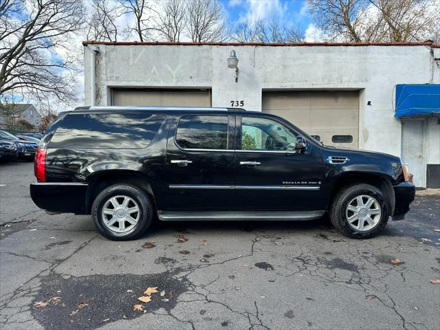 used 2007 Cadillac Escalade car, priced at $8,499