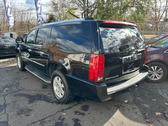 used 2007 Cadillac Escalade car, priced at $8,499