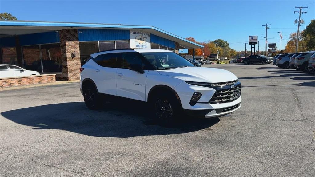 new 2025 Chevrolet Blazer car, priced at $37,072