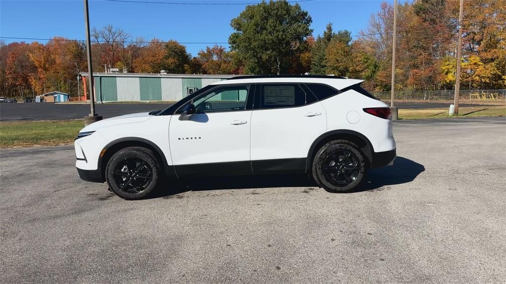 new 2025 Chevrolet Blazer car, priced at $37,072