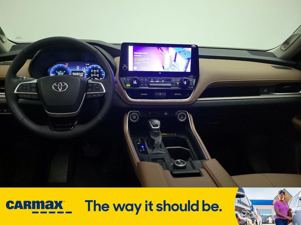 used 2025 Toyota Grand Highlander car, priced at $59,998